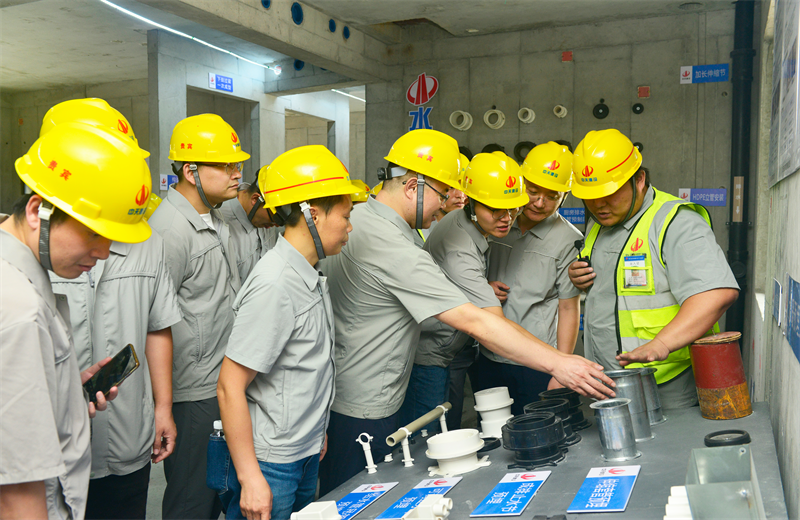 为进一步推进优质客户高效履约，提升交付品质、达成客户满意，2025年6月25日，PG建设集团在上海组织召开2025年越秀地产、华润置业客户履约推进会。